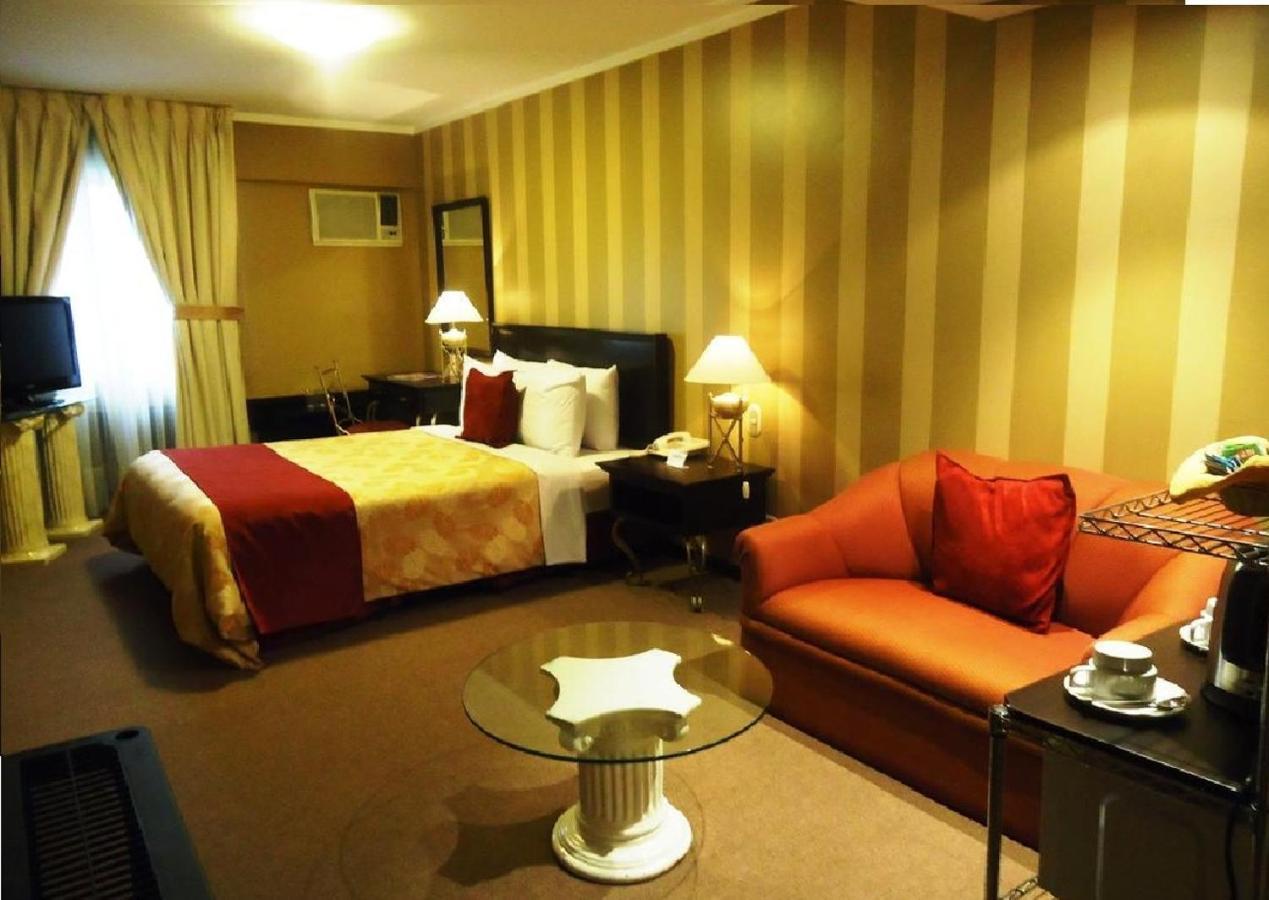 Leon De Oro Inn & Suites Lima Exteriör bild