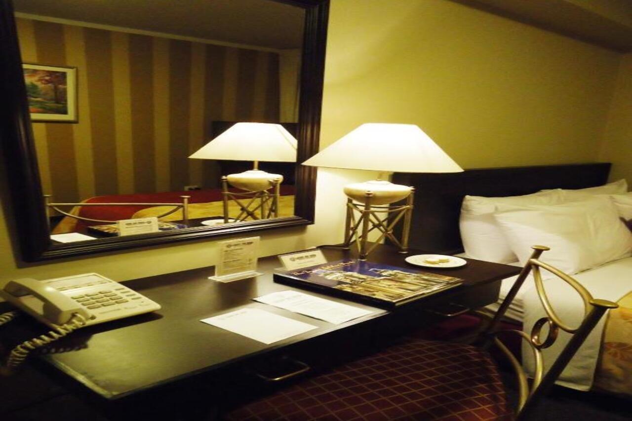 Leon De Oro Inn & Suites Lima Exteriör bild