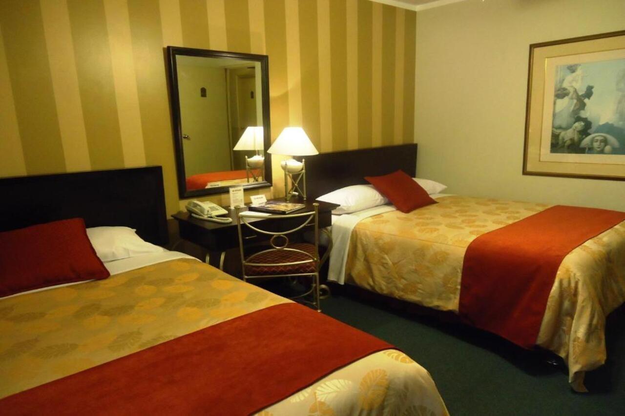 Leon De Oro Inn & Suites Lima Exteriör bild