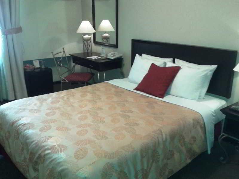 Leon De Oro Inn & Suites Lima Exteriör bild