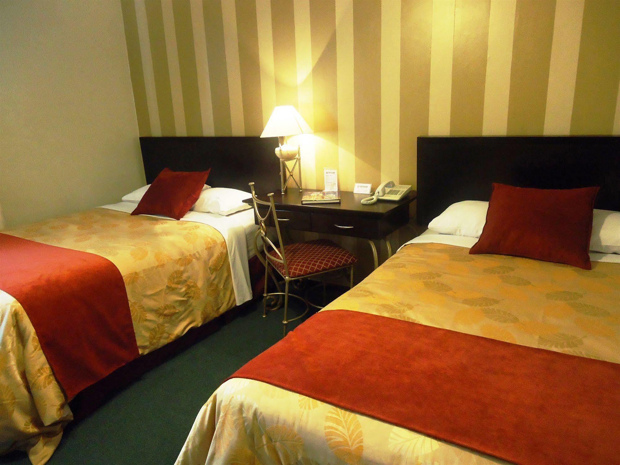 Leon De Oro Inn & Suites Lima Exteriör bild